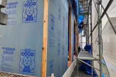 090