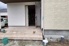 442